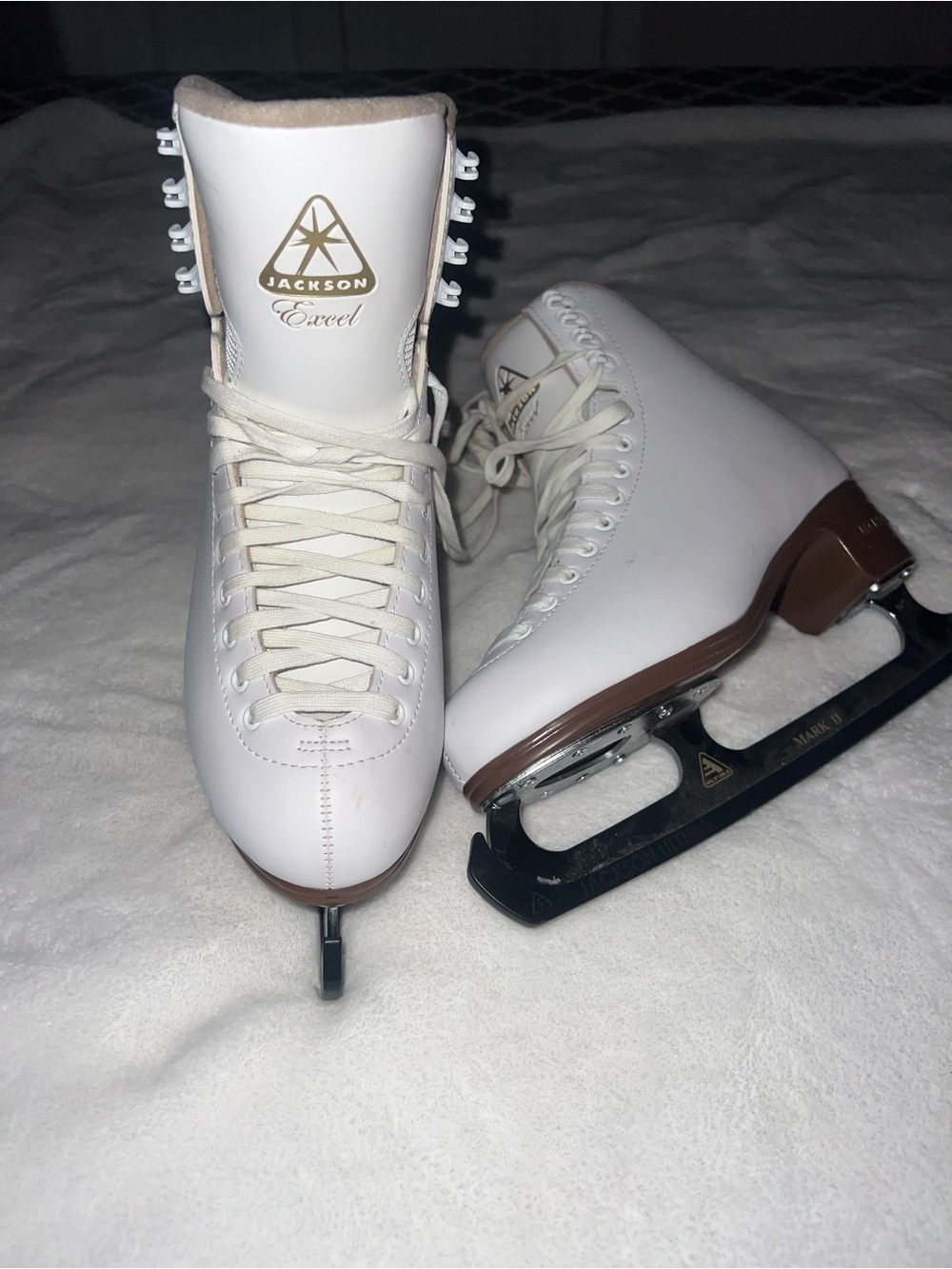 JACKSON White and Brown Women's Winter Ice Skates